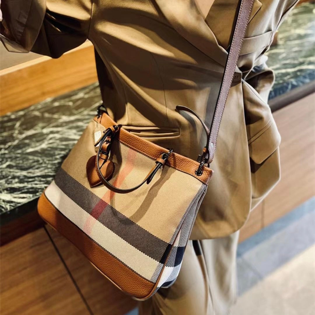 【Heart Tag】Cowhide Leather Bag Zipper Checkered Handbag，buy 1 get 1 pony and 1 coins purse
