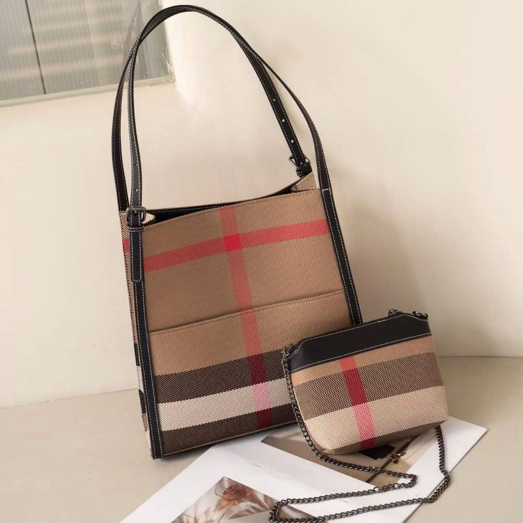 【Bb bag】【2 in 1】Checkered Cowhide Leather Shoulder Bag with Chain Cellphone Bag，buy 1 get 1 pony and 1 headband