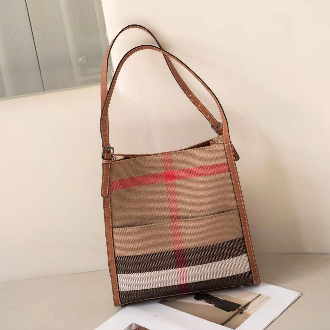 【Bb bag】【2 in 1】Checkered Cowhide Leather Shoulder Bag with Chain Cellphone Bag，buy 1 get 1 pony and 1 headband