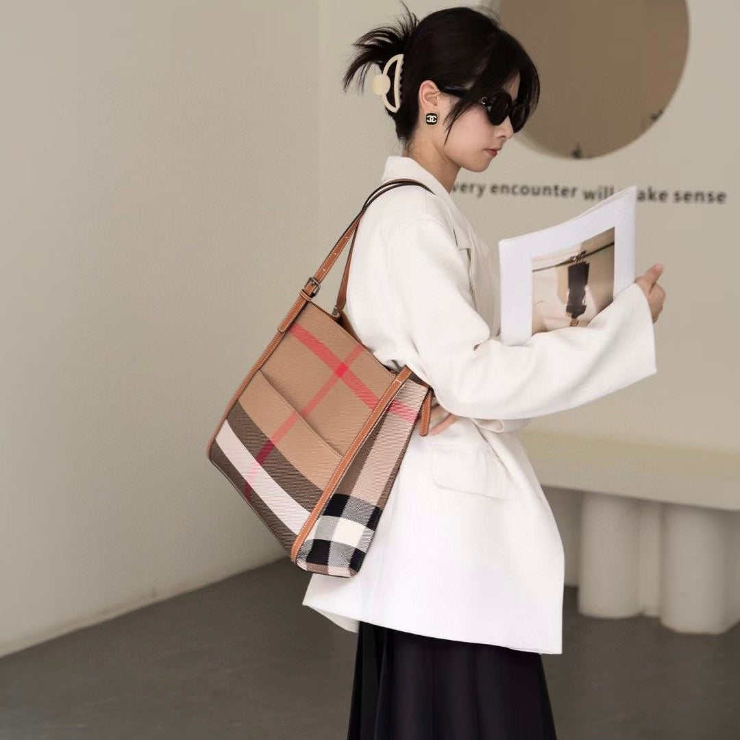 【Bb bag】【2 in 1】Checkered Cowhide Leather Shoulder Bag with Chain Cellphone Bag，buy 1 get 1 pony and 1 headband