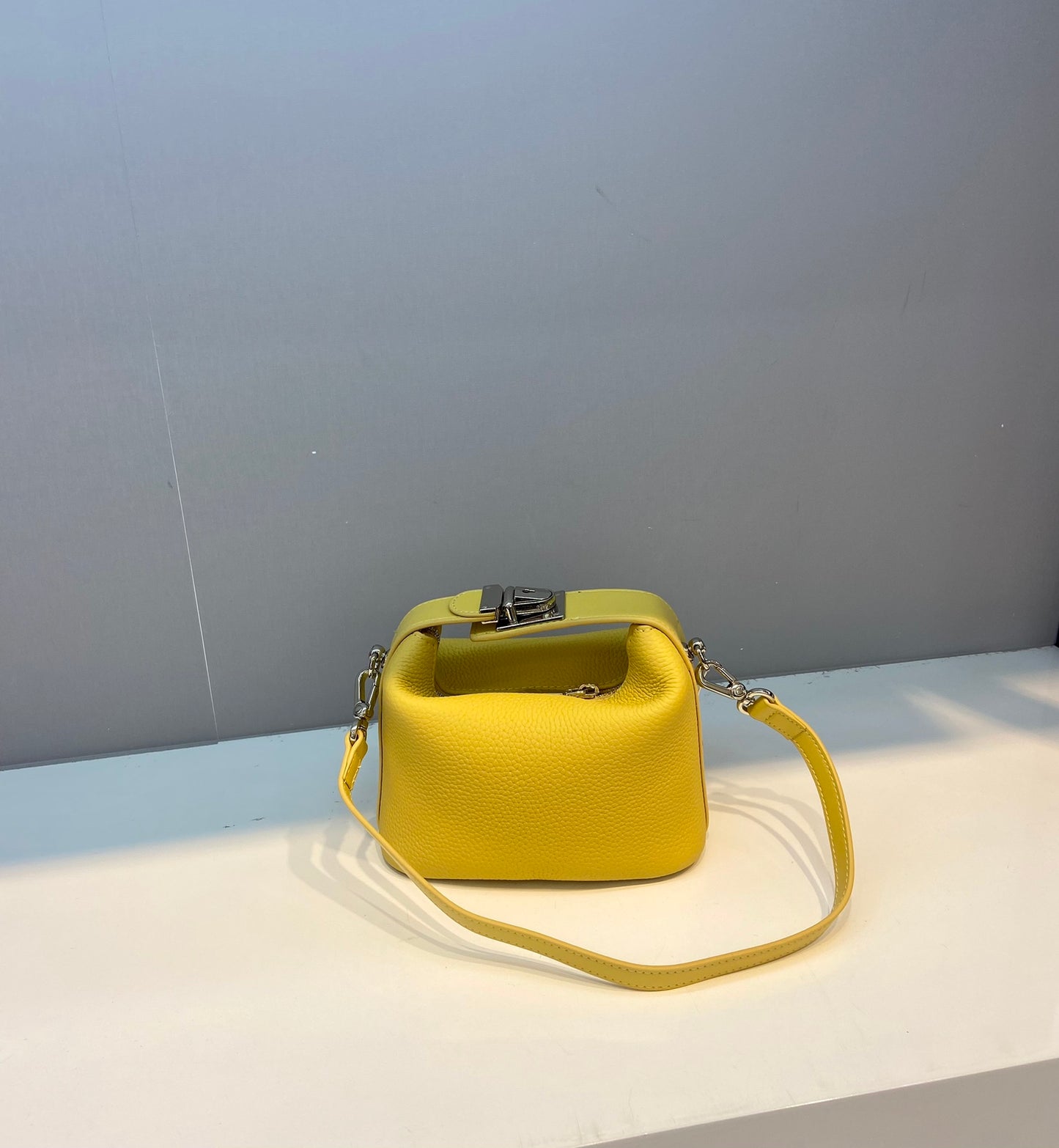 【Gummy bag】Mini  Box Handbag Crossbody Bag，buy 1 get 1 pony and 1 headband