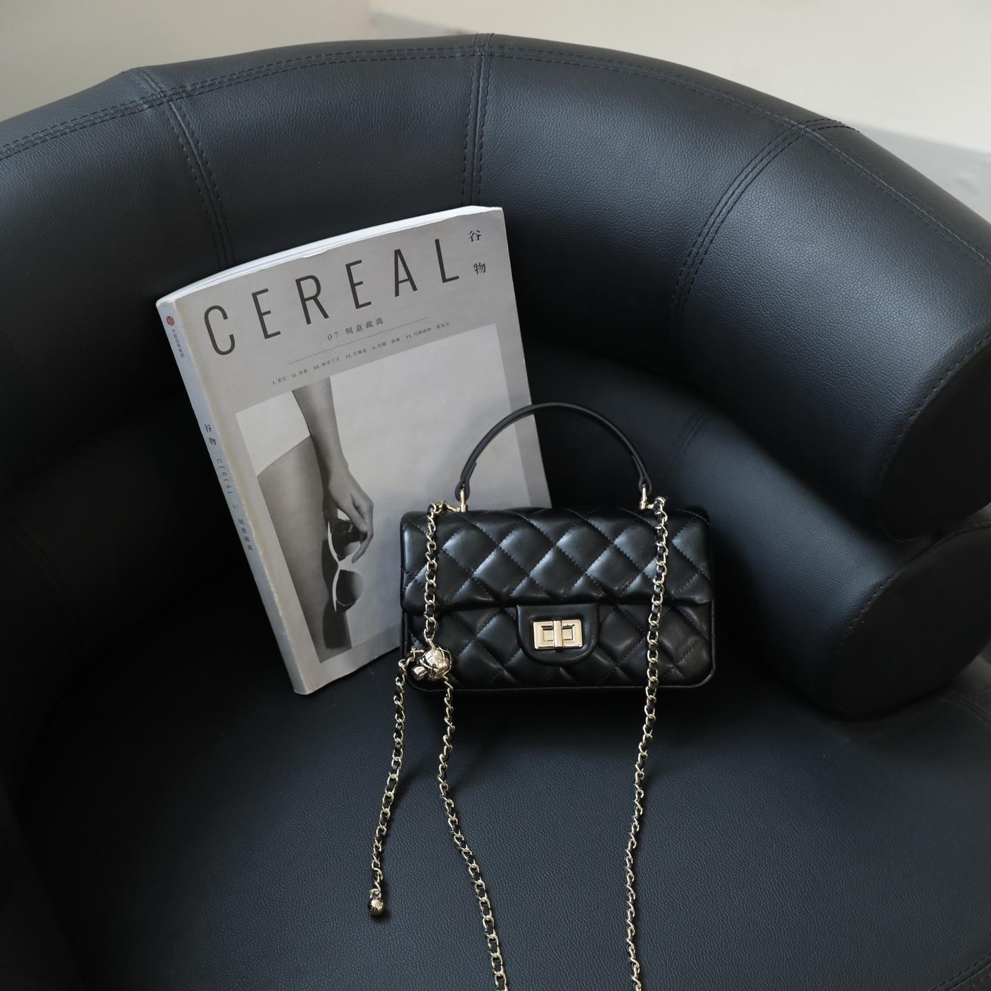 【C Bag】Quilted Handle Crossbody Bag，buy 1 get 1 pony and 1 headband